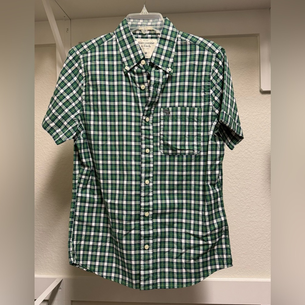 NWT Abercrombie men’s green plaid short sleeve button down